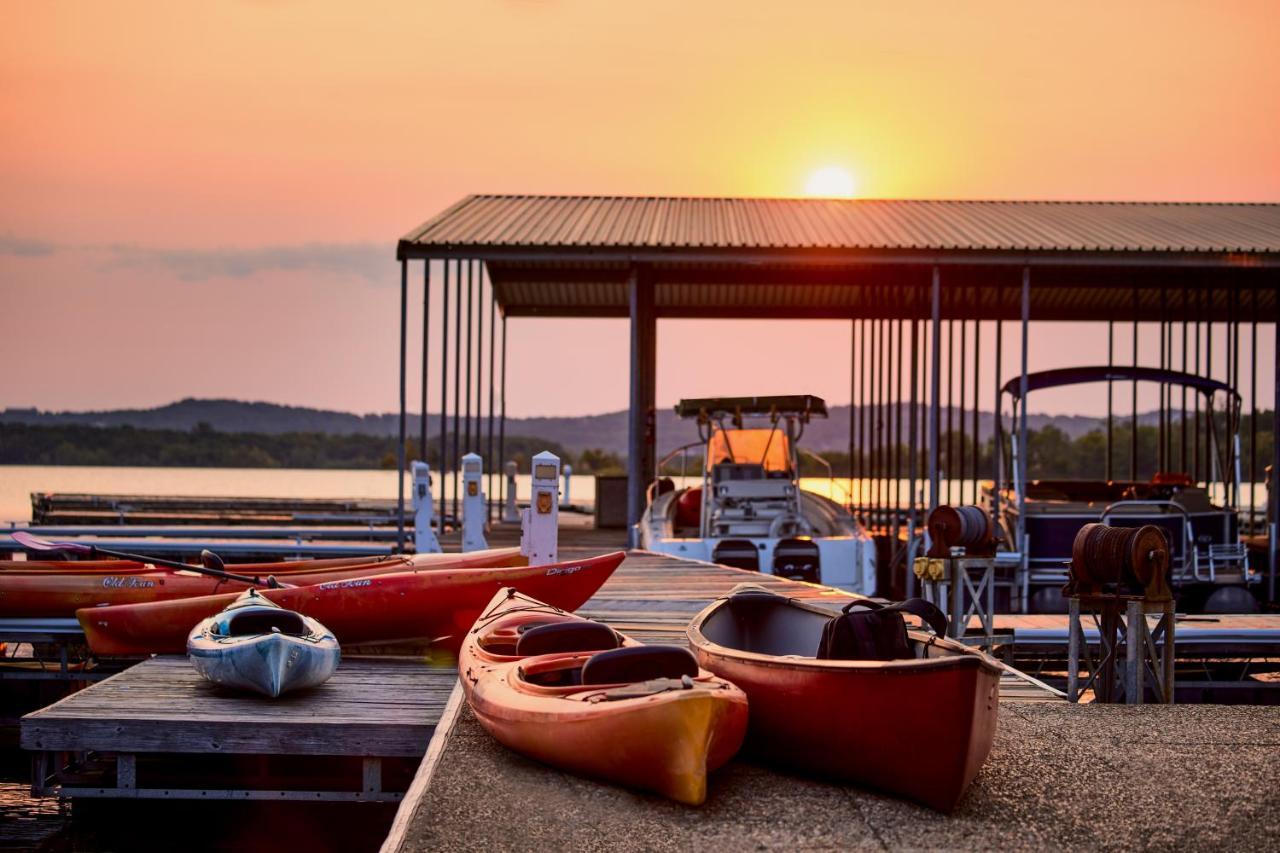Chateau On The Lake Resort Spa And Convention Center Branson Exterior foto