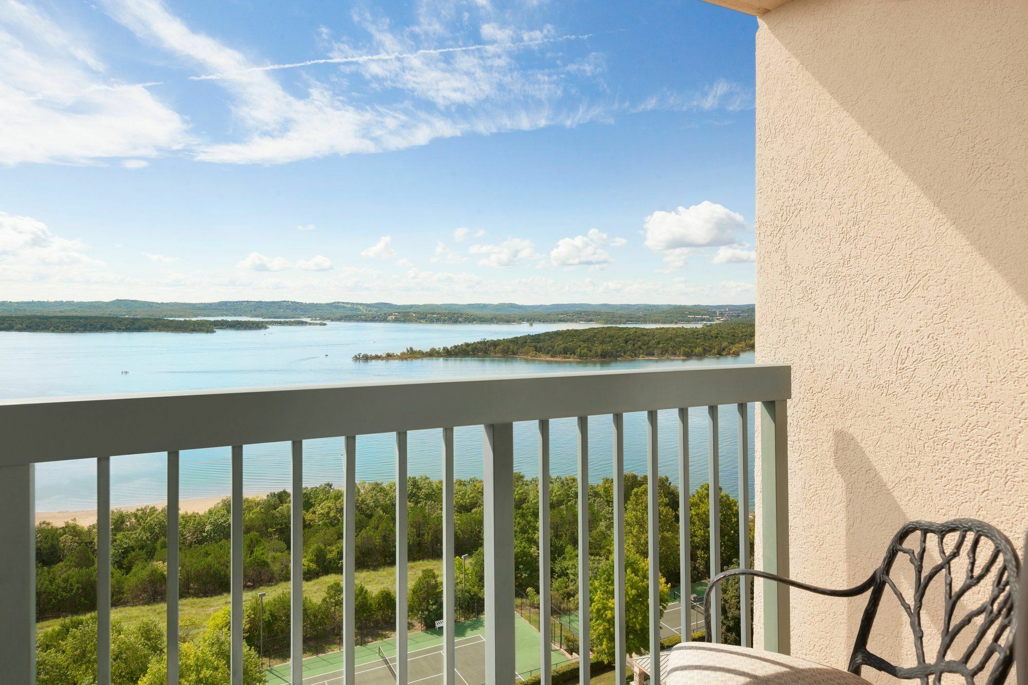 Chateau On The Lake Resort Spa And Convention Center Branson Exterior foto