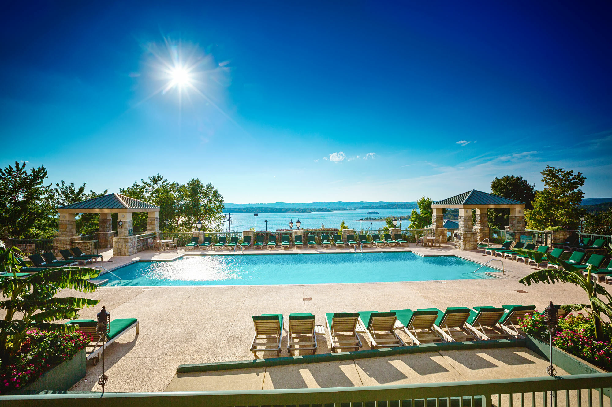 Chateau On The Lake Resort Spa And Convention Center Branson Exterior foto